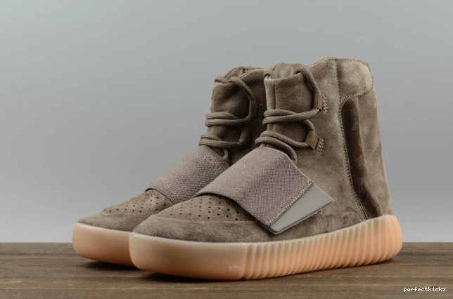Brown Yeezy BY2456 adidas Boost Light 750 0812